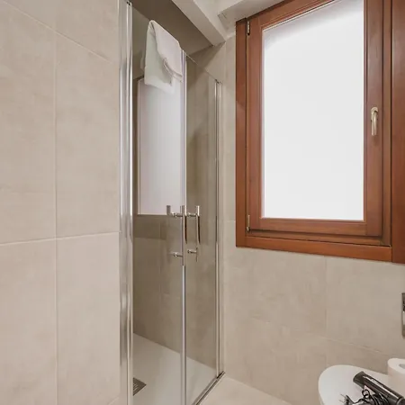Apartament Viky Flat - 15 Min From & Free Parking *