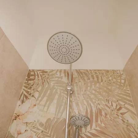 Viky Flat - 15 Min From & Free Parking *